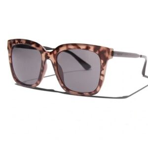 NWT DIFF Charitable Eyewear Hailey Sunglasses in Himalyan Tortoise Grey